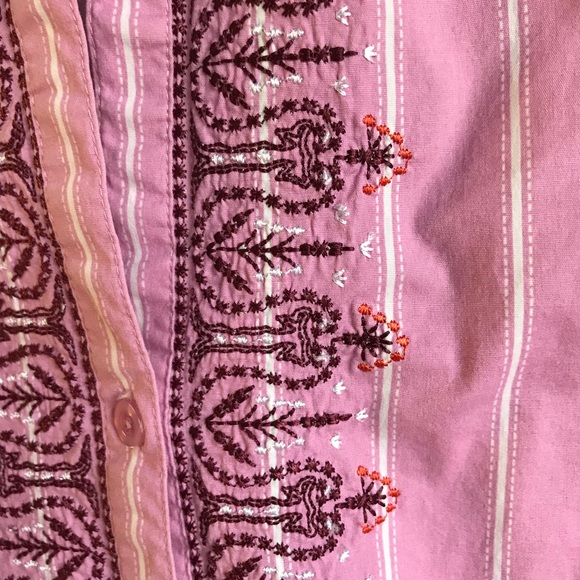 NY & Co Short Sleeve Embroidered Blouse - Picture 5 of 6